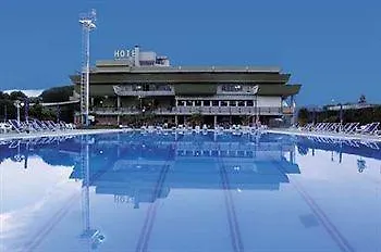 מלון Country Club קאפאנורי