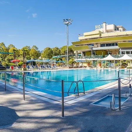 Hotel Country Club 4*