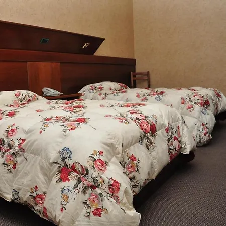 Country Club Hotel